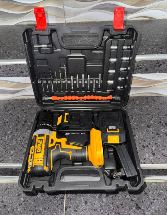 Taladro DEWALT 2 bateras 48 v Madril 1/2